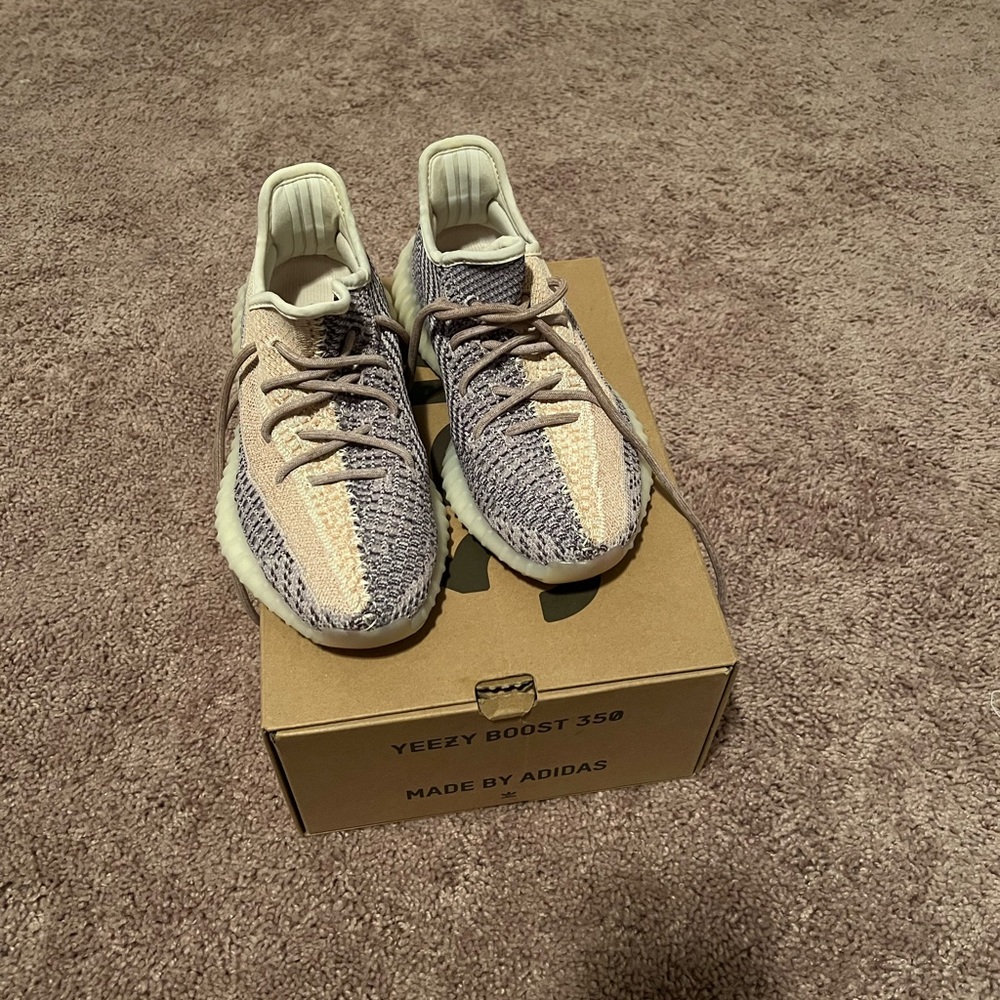 Size 7 (8.5 women) Authentic Yeezy Boost 350 Ash. Worn once. Condition is 9/10.